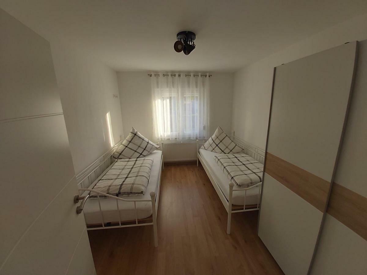 Apartment Claudia ซินส์ไฮม์ ภายนอก รูปภาพ