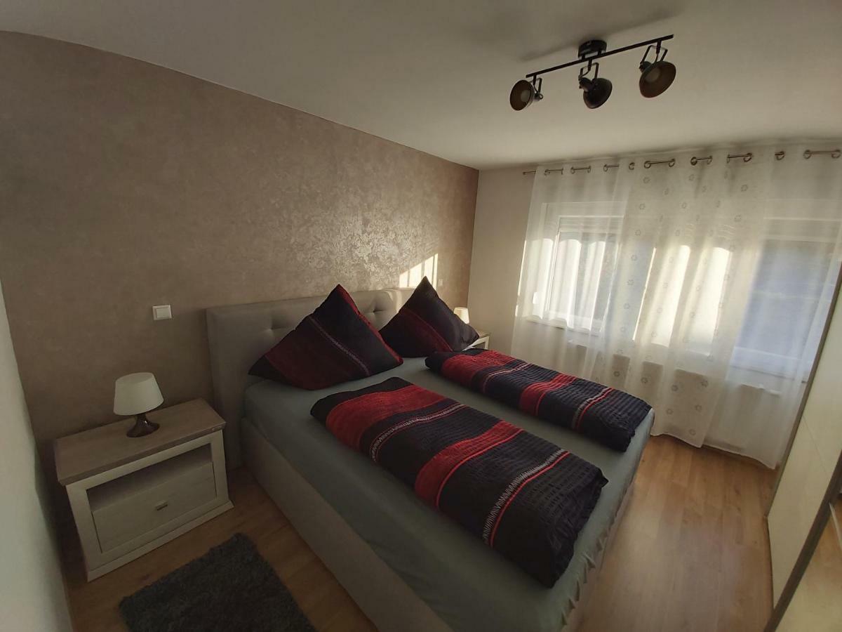 Apartment Claudia ซินส์ไฮม์ ภายนอก รูปภาพ
