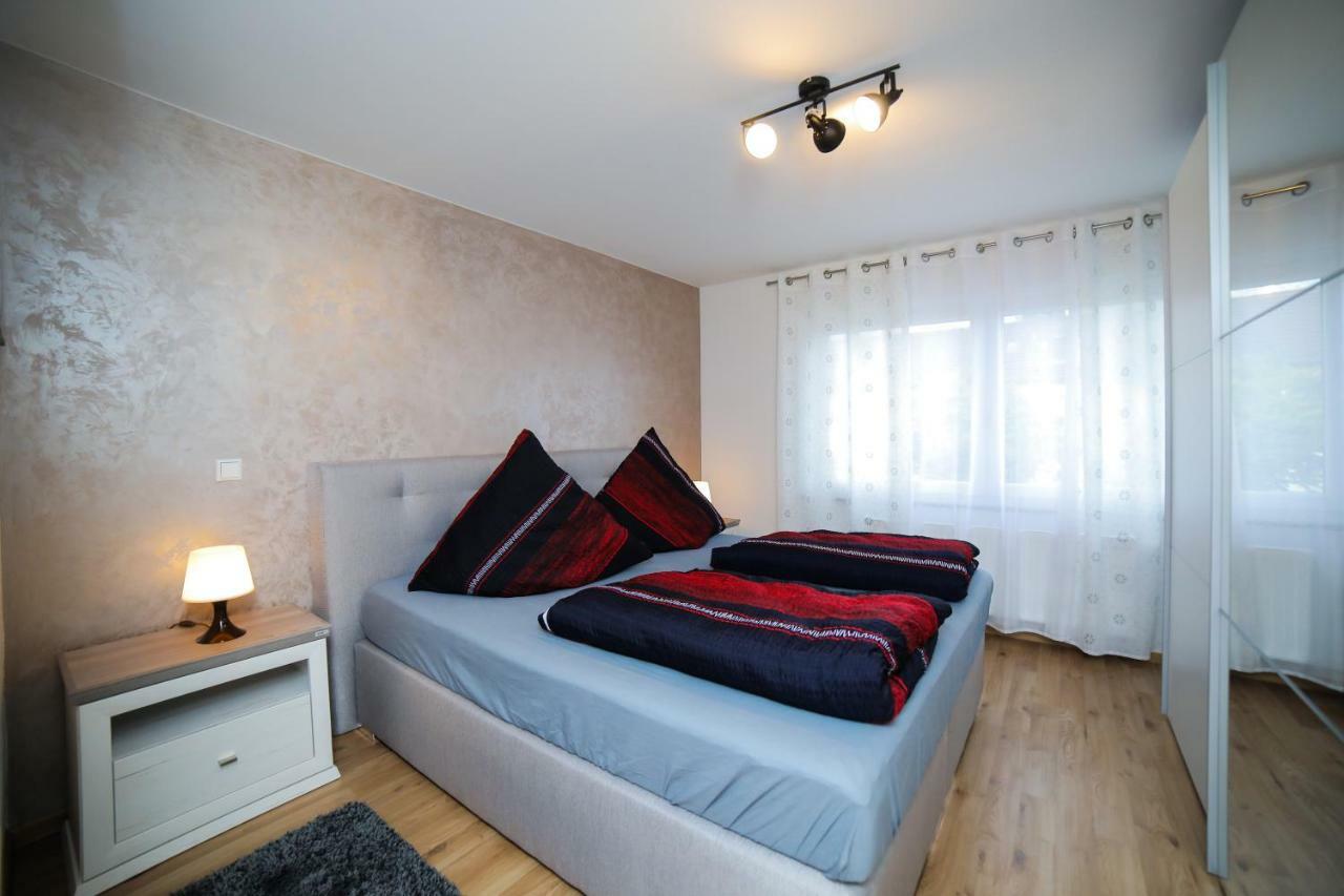 Apartment Claudia ซินส์ไฮม์ ภายนอก รูปภาพ