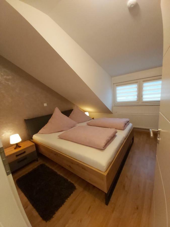 Apartment Claudia ซินส์ไฮม์ ภายนอก รูปภาพ