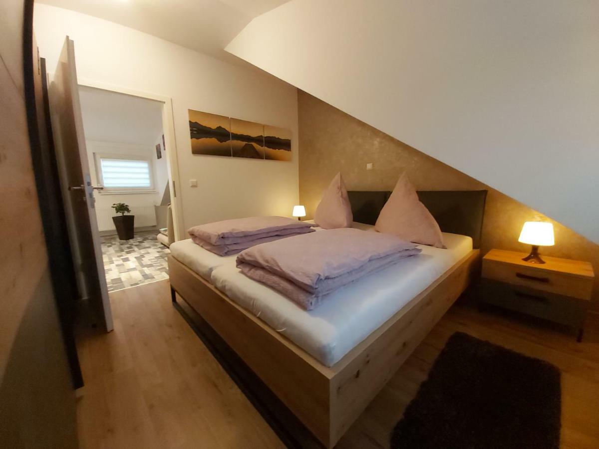 Apartment Claudia ซินส์ไฮม์ ภายนอก รูปภาพ